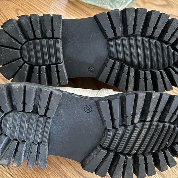 ALL BLACK loafers, brand new! Cream/Greige and black - Picture 2 of 7